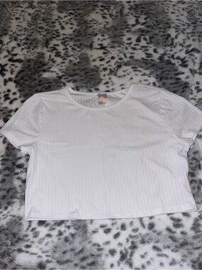 No boundaries crop top